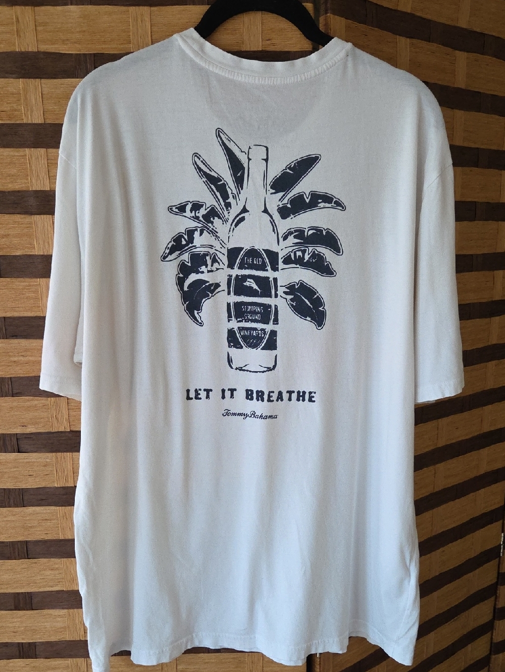 Tommy Bahama Men's White Short-Sleeve Graphic T-Shirt